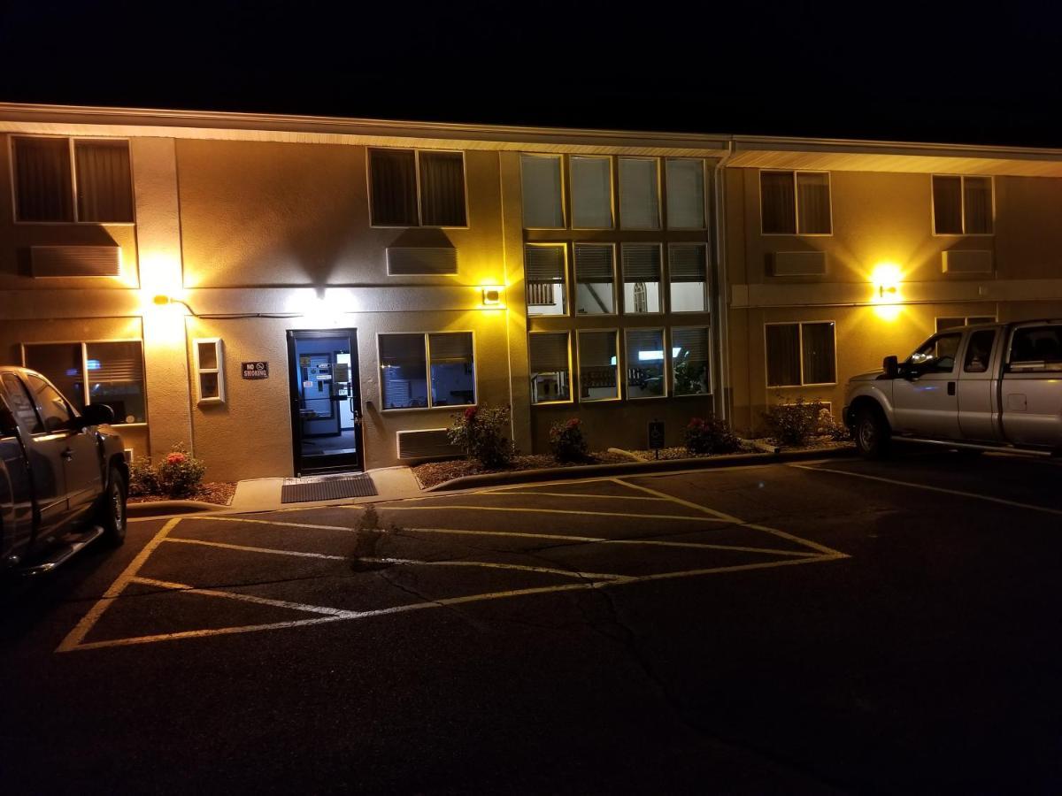 Bilmar Inn & Suites Dell Rapids Luaran gambar