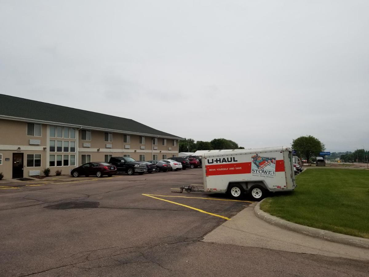 Bilmar Inn & Suites Dell Rapids Luaran gambar
