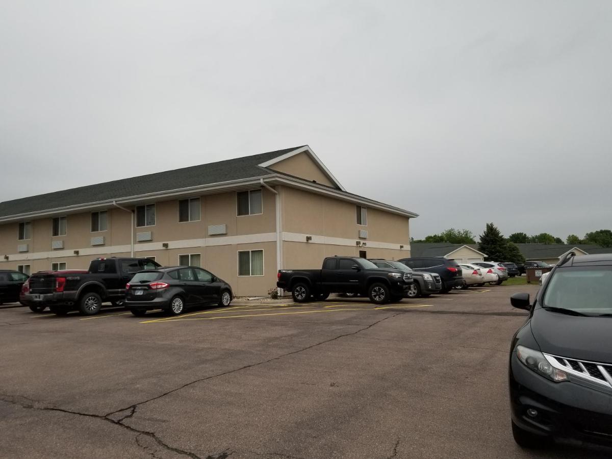 Bilmar Inn & Suites Dell Rapids Luaran gambar