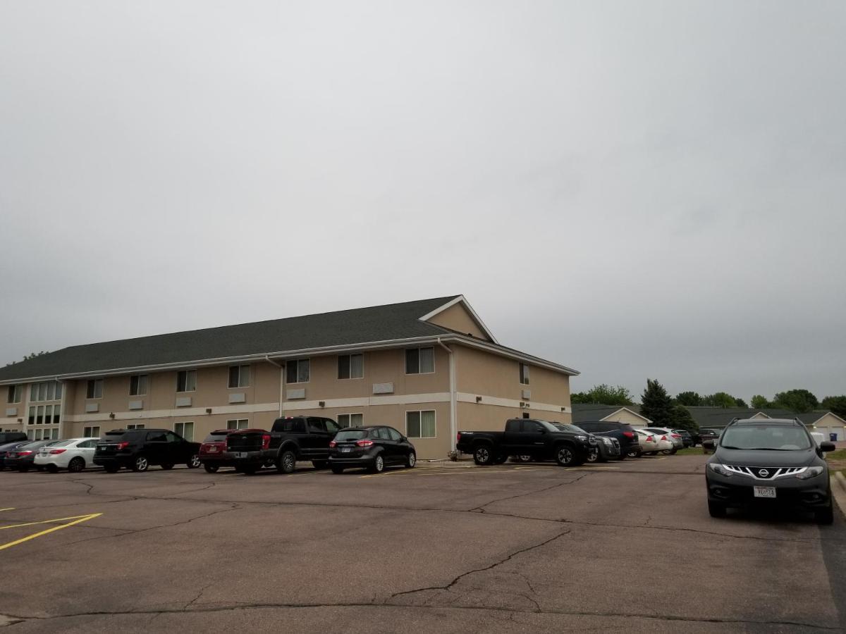 Bilmar Inn & Suites Dell Rapids Luaran gambar