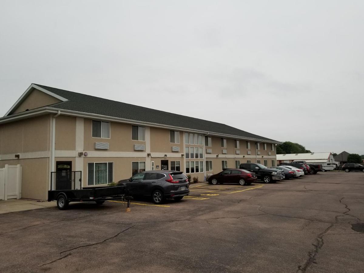 Bilmar Inn & Suites Dell Rapids Luaran gambar